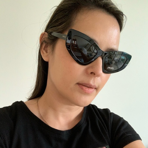 Prada Black Frame Cat Eye Sunglasses 100% UV 😎 - Picture 10 of 10